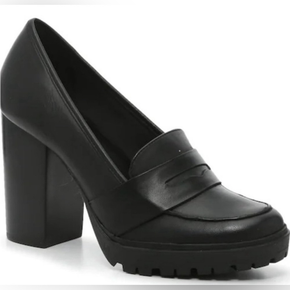 Steve Madden Loafers with stacked 4” heels and 1” platform. Excellent condition.